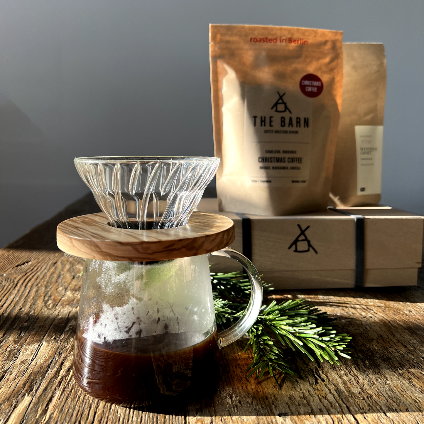 CHRISTMAS BOX: OLIVE WOOD V60